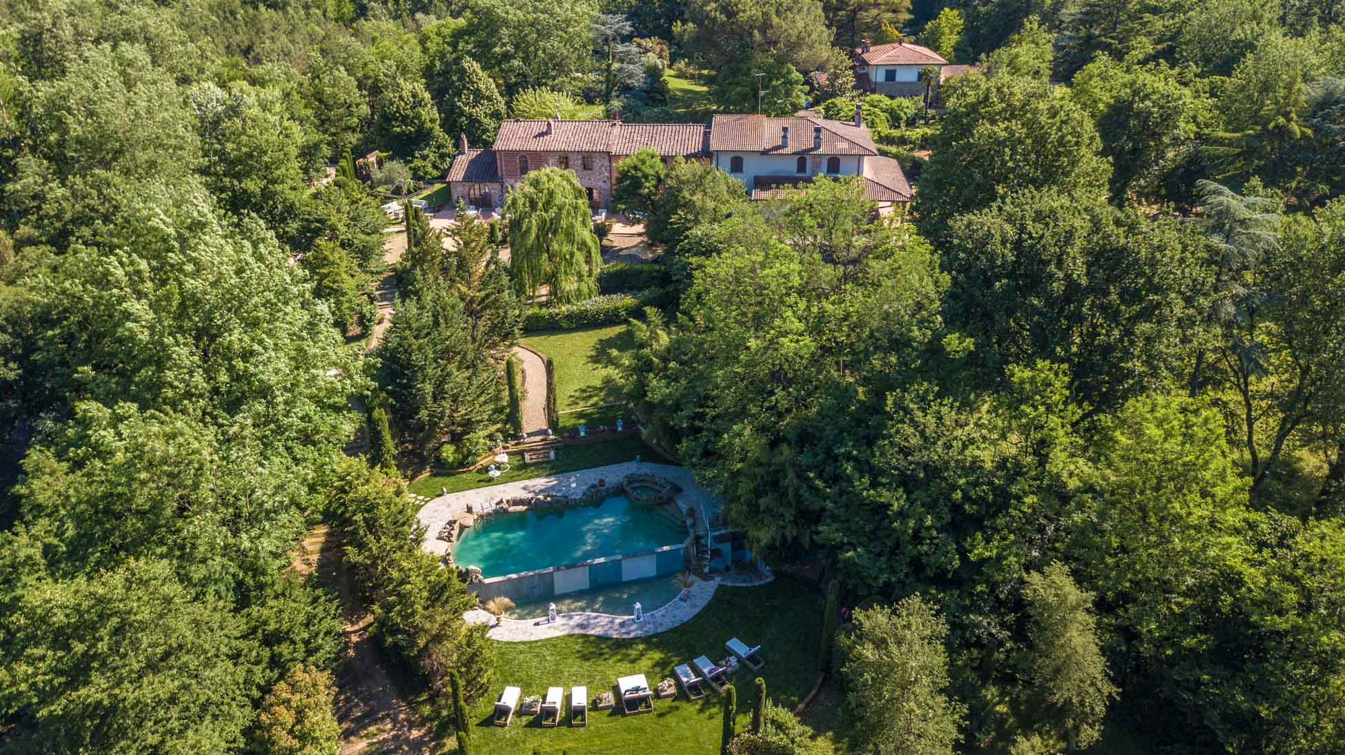 Villa in Orentano - 11 bedrooms Luxury Farmhouse, Private Pool, Jacuzzi, Private Tennis