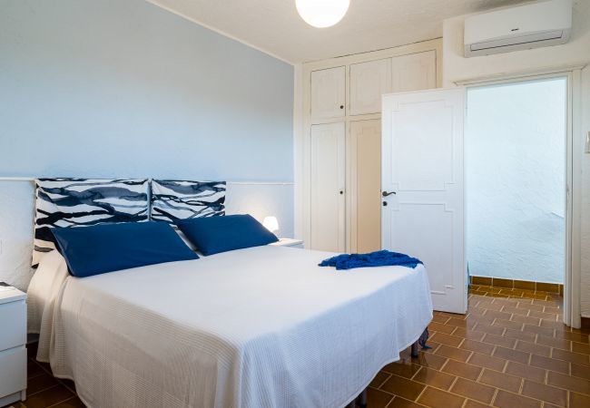 Ferienwohnung in Baia Sardinia - Rotonda Cottage 34 - moderne Wohnung mit Pool in Baja Sardinia