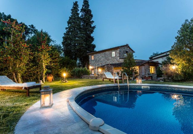 Villa in Pieve di Compito - A secret sweet idyllic retreat for 2 couples with private pool & air conditioning