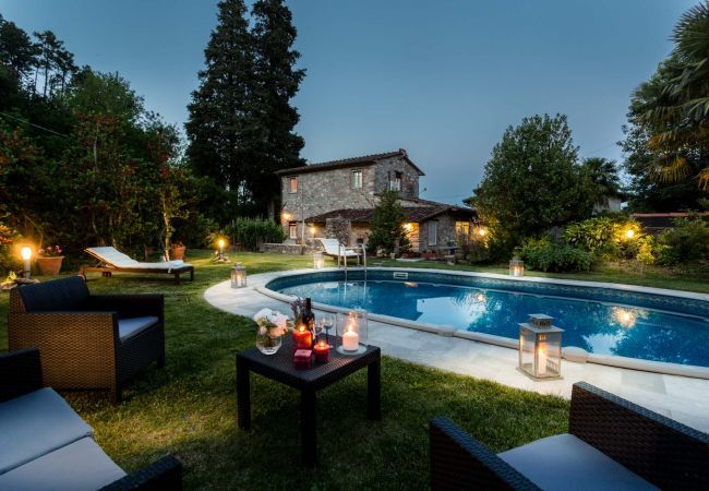 Villa in Pieve di Compito - A secret sweet idyllic retreat for 2 couples with private pool & air conditioning