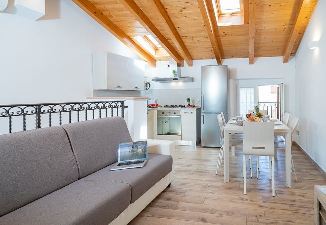 Ferienhaus in Bardolino - Regarda - romantisches Rustico Casa Rossa 2 mit Wlan und Klimaanlage