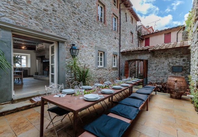 Villa in Pescaglia - Palazzo Giusti Villa in Pescaglia - Palazzo Giusti
