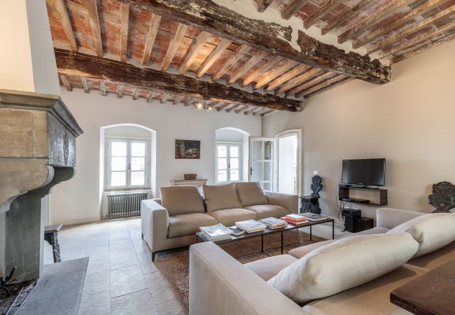Villa in Pescaglia - Palazzo Giusti Villa in Pescaglia - Palazzo Giusti