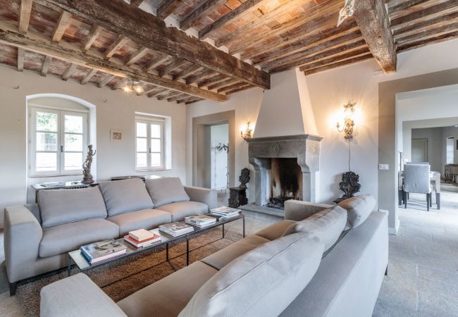 Villa in Pescaglia - Palazzo Giusti Villa in Pescaglia - Palazzo Giusti