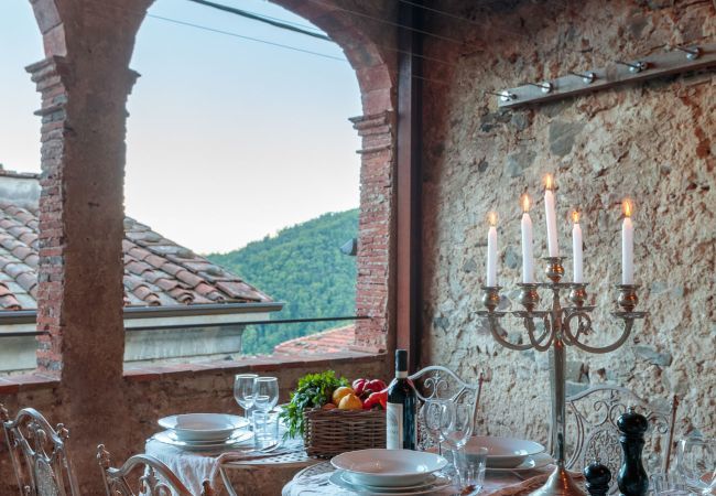 Villa in Pescaglia - PALAZZO GIUSTI: Understated Luxury with a Welcoming Ambience on the Hills of Lucca