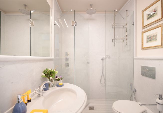 Ferienwohnung in Lucca - The Medieval Penthouse | 5 Bedrooms Ferienwohnung in Lucca - The Medieval Penthouse | 5 Bedrooms
