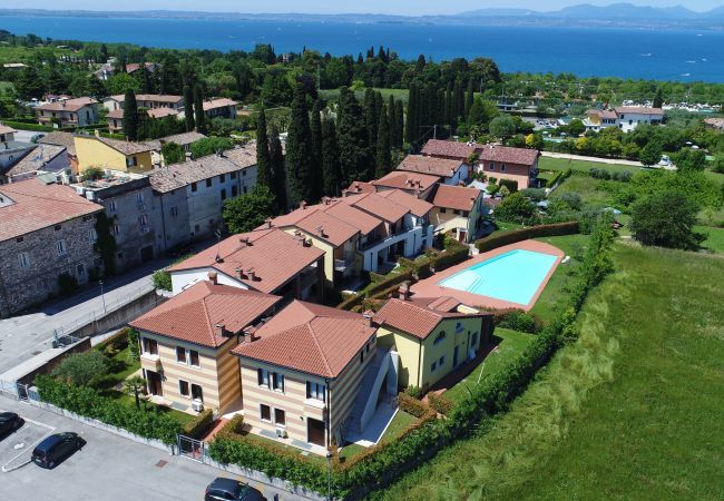 Ferienwohnung in Lazise - Regarda –Hübsche Wohnung Miralago in Lazise mit privat Garten, Pool, Hunde sind Herzlich wilkommen. 