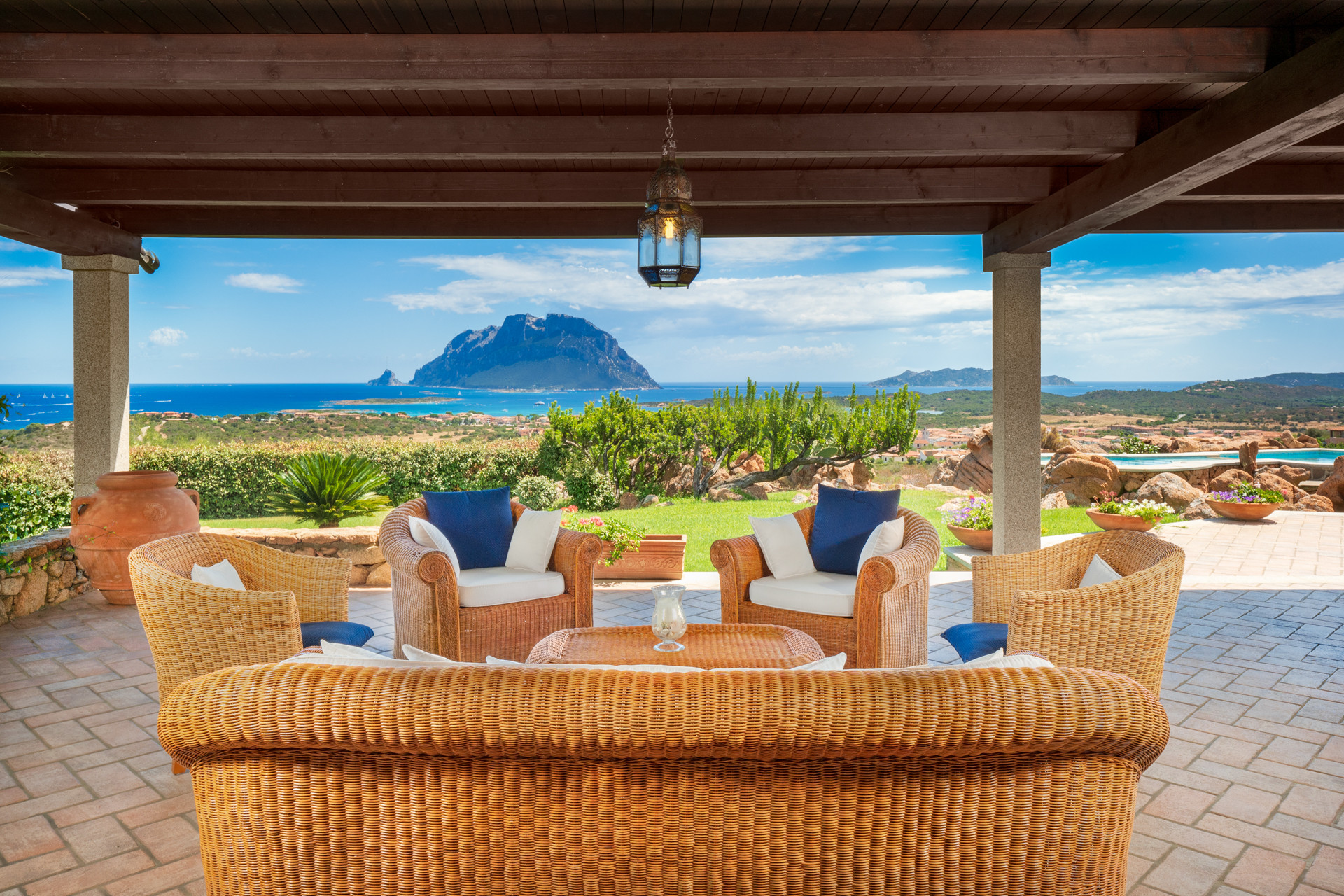 Villa in Porto San Paolo - Villa Halliv - Infinity-Pool mit Blick auf die Bucht von Tavolara