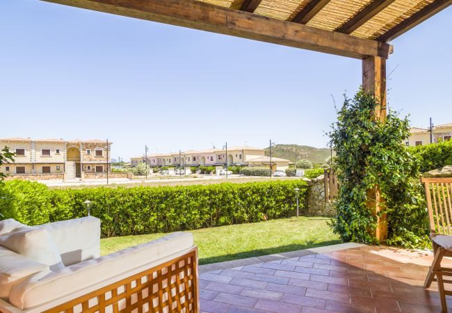 Ferienwohnung in Olbia - Myrsine 7D - Designwohnung, Garten zur Bucht Olbia