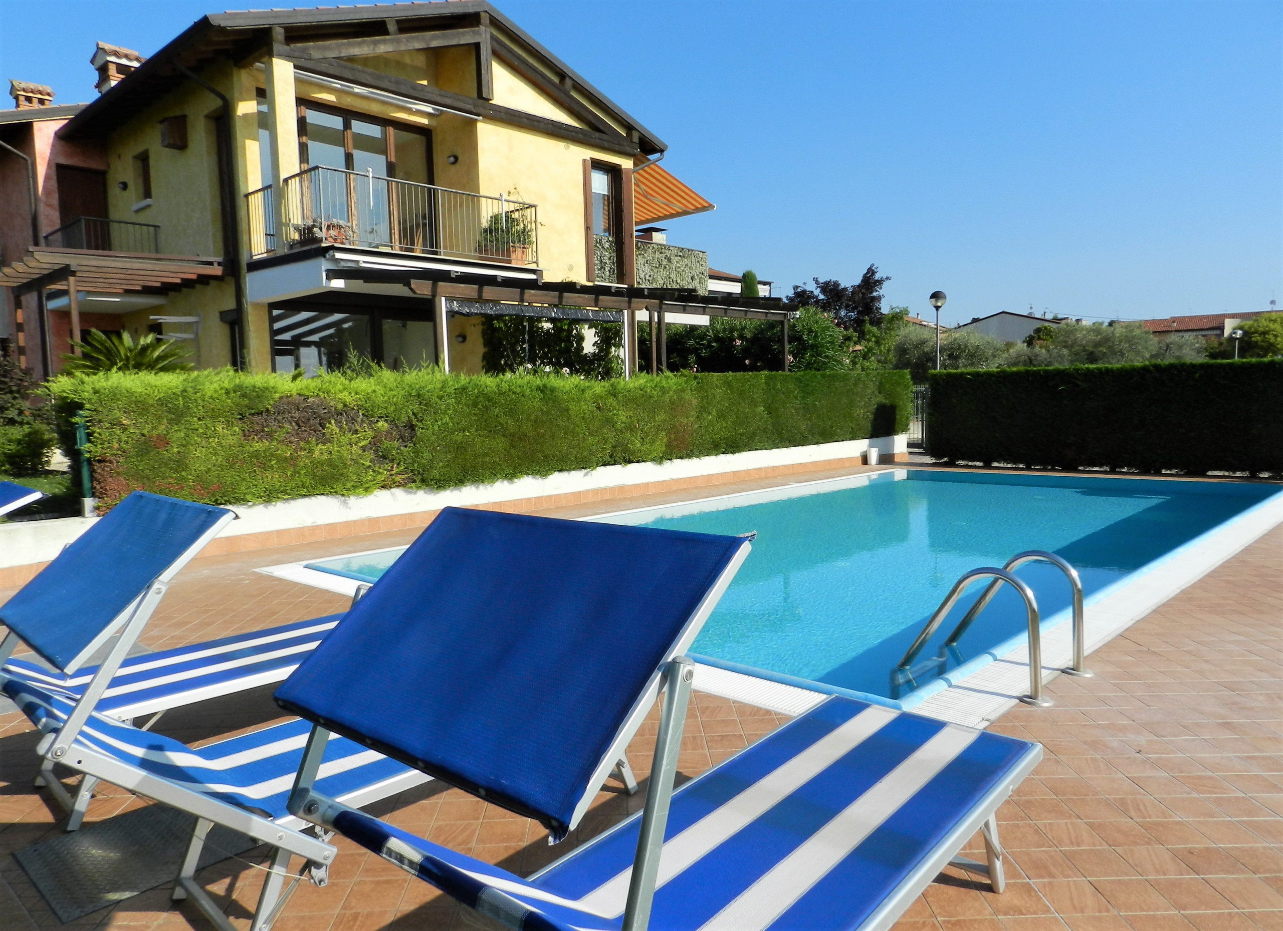  in Lazise - Regarda - Wohnung Blanco mit wunderschöner  Seeblick und Pool