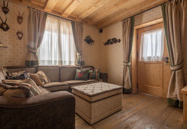 Ferienwohnung in Cortina d´Ampezzo - Cortina Deluxe Chalet R&R Ferienwohnung in Cortina d´Ampezzo - Cortina Deluxe Chalet R&R