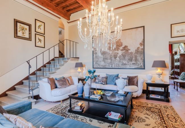 Villa in Lucca - Villa Borbone - perched on the Lucca Hills Villa in Lucca - Villa Borbone - perched on the Lucca Hills