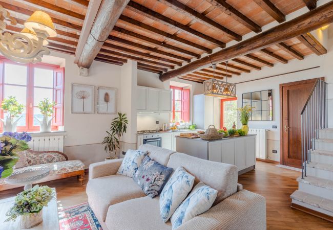 Villa in Lucca - Villa Borbone - perched on the Lucca Hills Villa in Lucca - Villa Borbone - perched on the Lucca Hills