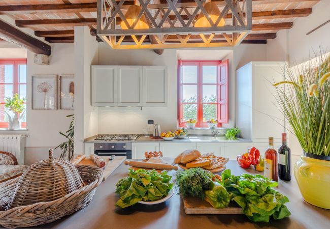 Villa in Lucca - Villa Borbone - perched on the Lucca Hills Villa in Lucca - Villa Borbone - perched on the Lucca Hills