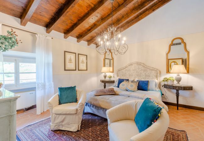 Villa in Lucca - Villa Borbone - perched on the Lucca Hills Villa in Lucca - Villa Borbone - perched on the Lucca Hills