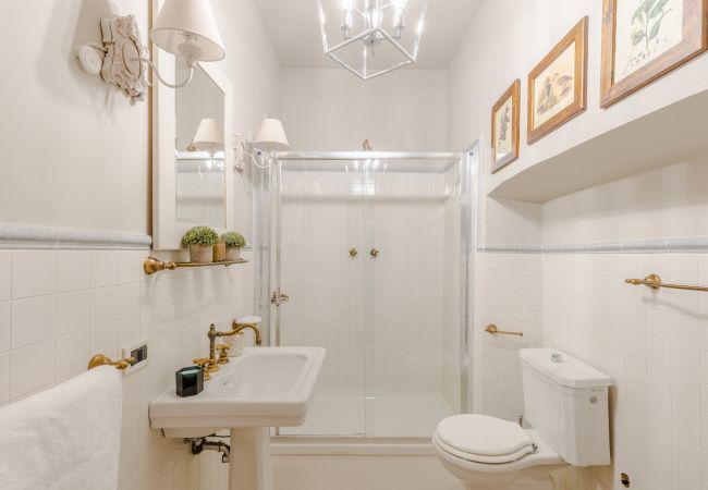 Villa in Lucca - Villa Borbone - perched on the Lucca Hills Villa in Lucca - Villa Borbone - perched on the Lucca Hills