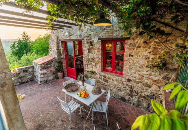 Villa in Lucca - Villa Borbone - perched on the Lucca Hills Villa in Lucca - Villa Borbone - perched on the Lucca Hills