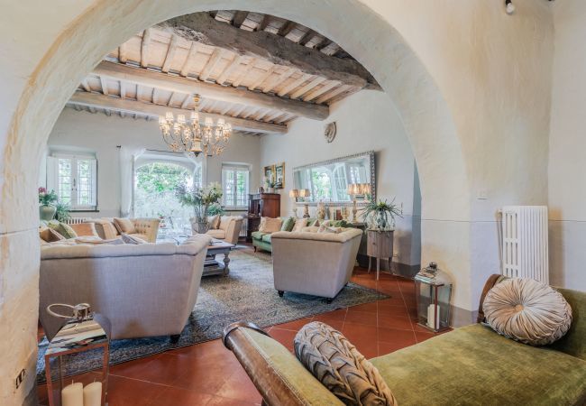 Villa in Capannori - Villa Noa, a Private Retreat with View Villa in Capannori - Villa Noa, a Private Retreat with View