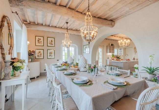 Villa in Capannori - Villa Noa, a Private Retreat with View Villa in Capannori - Villa Noa, a Private Retreat with View