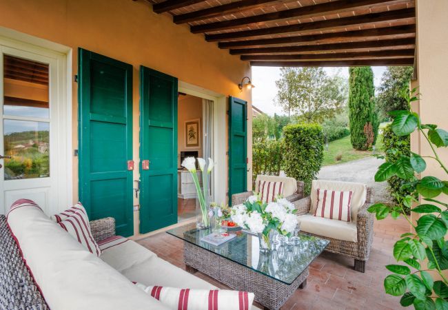 Villa in Monte San quirico - 3 Bedrooms Farmhouse with Shared Pool in the Fattoria Sardi Wine Resort in Lucca