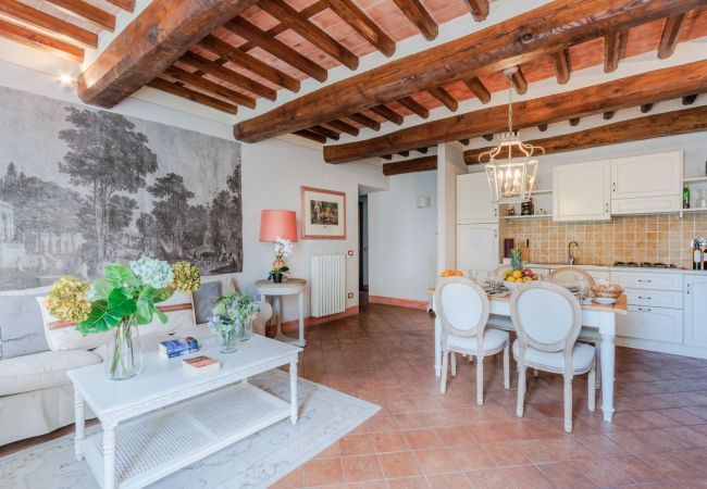 Ferienwohnung in Monte San quirico - Elisa Farmhouse Apartment in Wine Resort Ferienwohnung in Monte San quirico - Elisa Farmhouse Apartment in Wine Resort