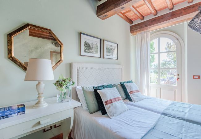 Ferienwohnung in Monte San quirico - Elisa Farmhouse Apartment in Wine Resort Ferienwohnung in Monte San quirico - Elisa Farmhouse Apartment in Wine Resort
