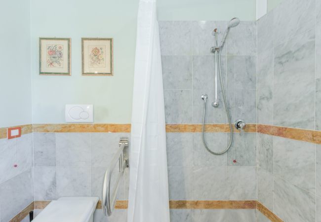 Ferienwohnung in Monte San quirico - Elisa Farmhouse Apartment in Wine Resort Ferienwohnung in Monte San quirico - Elisa Farmhouse Apartment in Wine Resort