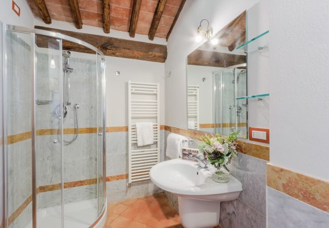 Ferienwohnung in Monte San quirico - Anna Farmhouse Apartment in Wine Resort in Lucca Ferienwohnung in Monte San quirico - Anna Farmhouse Apartment in Wine Resort in Lucca