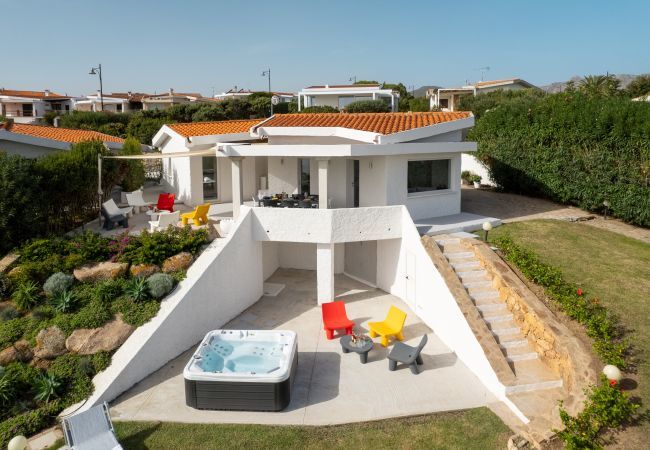 Villa in Olbia - Villa Azul by Klodge - moderne Pied dans l'eau mit hydromassage-Pool