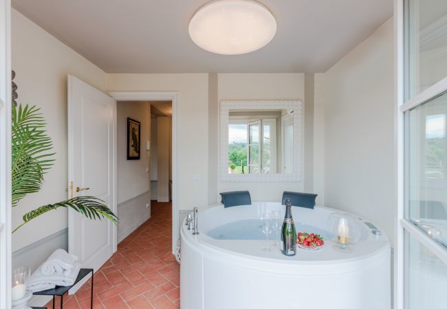 Villa in Montecarlo - Villa Flora Villa in Montecarlo - Villa Flora