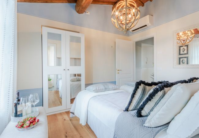 Villa in Montecarlo - Villa Flora Villa in Montecarlo - Villa Flora