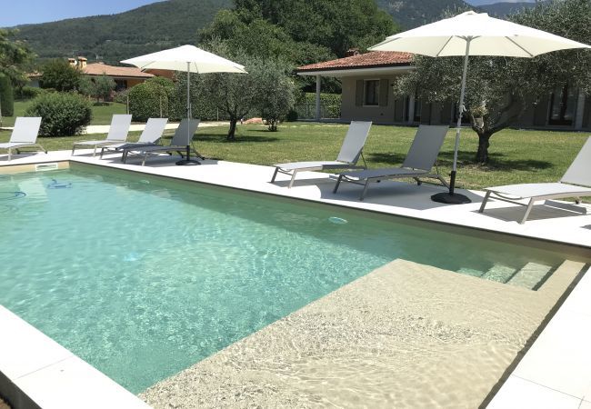 Chalet in Costermano - Regarda - Villa Ida, Wohnung Giarole,mit Stil und Liebe eingerichtet, mit Pool und Klimaanlage