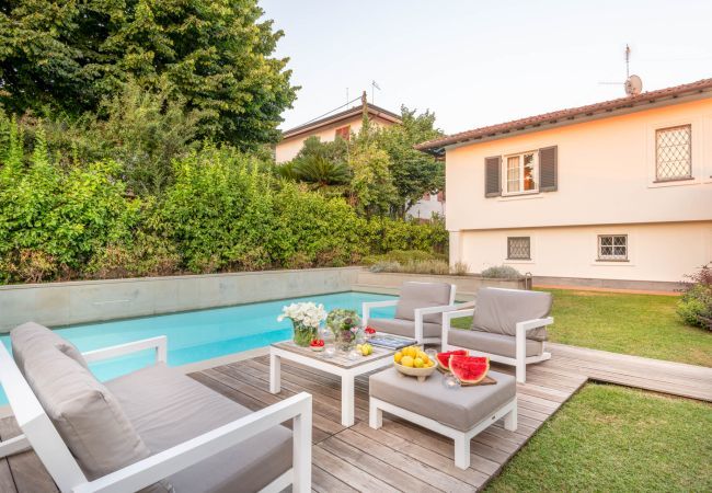 Villa in Pietrasanta - Villa Desiree Villa in Pietrasanta - Villa Desiree