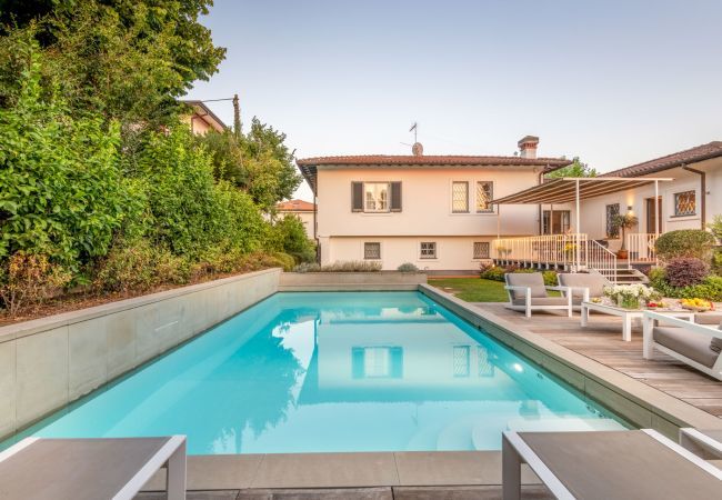 Villa in Pietrasanta - Villa Desiree Villa in Pietrasanta - Villa Desiree