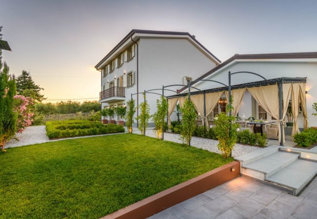 Villa in Segromigno in Monte - Villa Asti Villa in Segromigno in Monte - Villa Asti