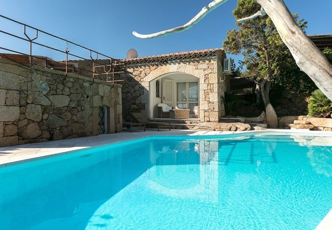 Villa in Porto Cervo - Villa Wave – exquisiter Rückzugsort mit Pool und Meerblick in Pantogia