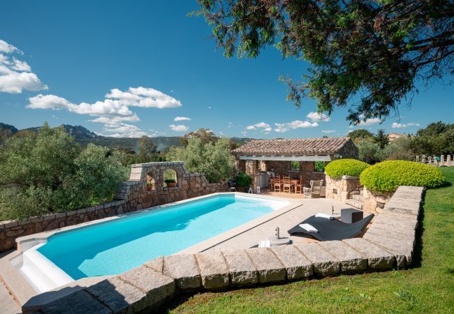 Villa in Arzachena - Villa degli Ulivi - Landhaus mit privatem Pool