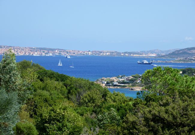 Villa in Palau - Villa Ibiscus – Traditionelles Haus in Porto Raphael mit Meerblick