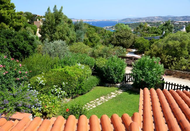 Villa in Palau - Villa Ibiscus – Traditionelles Haus in Porto Raphael mit Meerblick