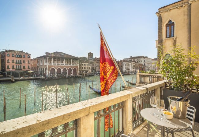 Ferienwohnung in Venezia - Golden Treasure Apartment on the Grand Canal R&R