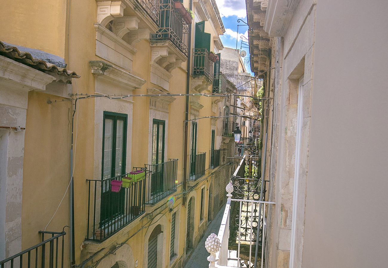 Ferienwohnung in Siracusa - Dione design apartments, two bedrooms and terrace