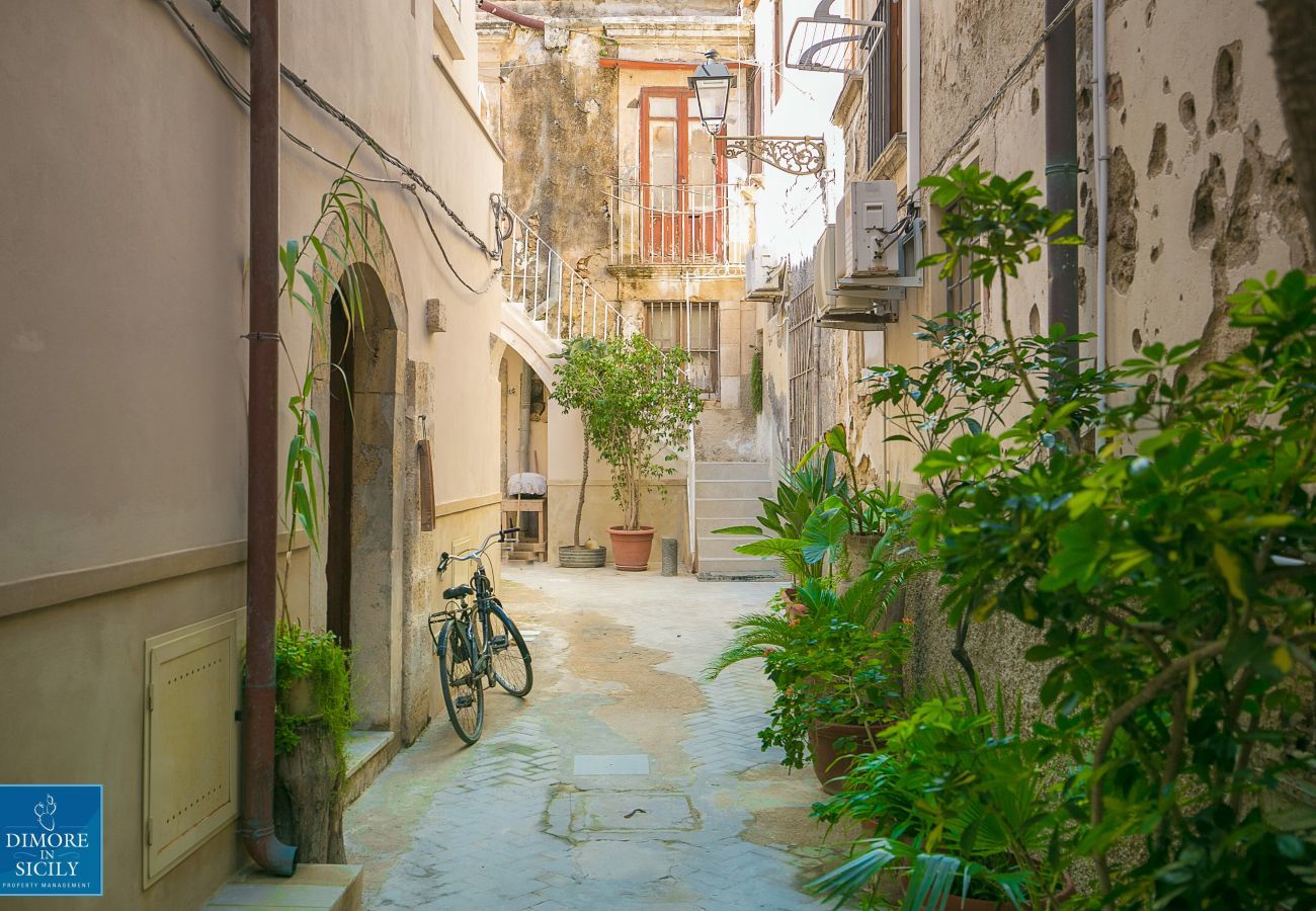 Studio in Siracusa - Dione monolocale, nel cuore di Ortigia, by Dimore in Sicily