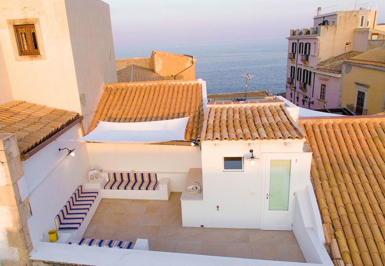 Ferienwohnung in Siracusa -  Veronique apartments, terrazza sul  mare , by Dimore in Sicily