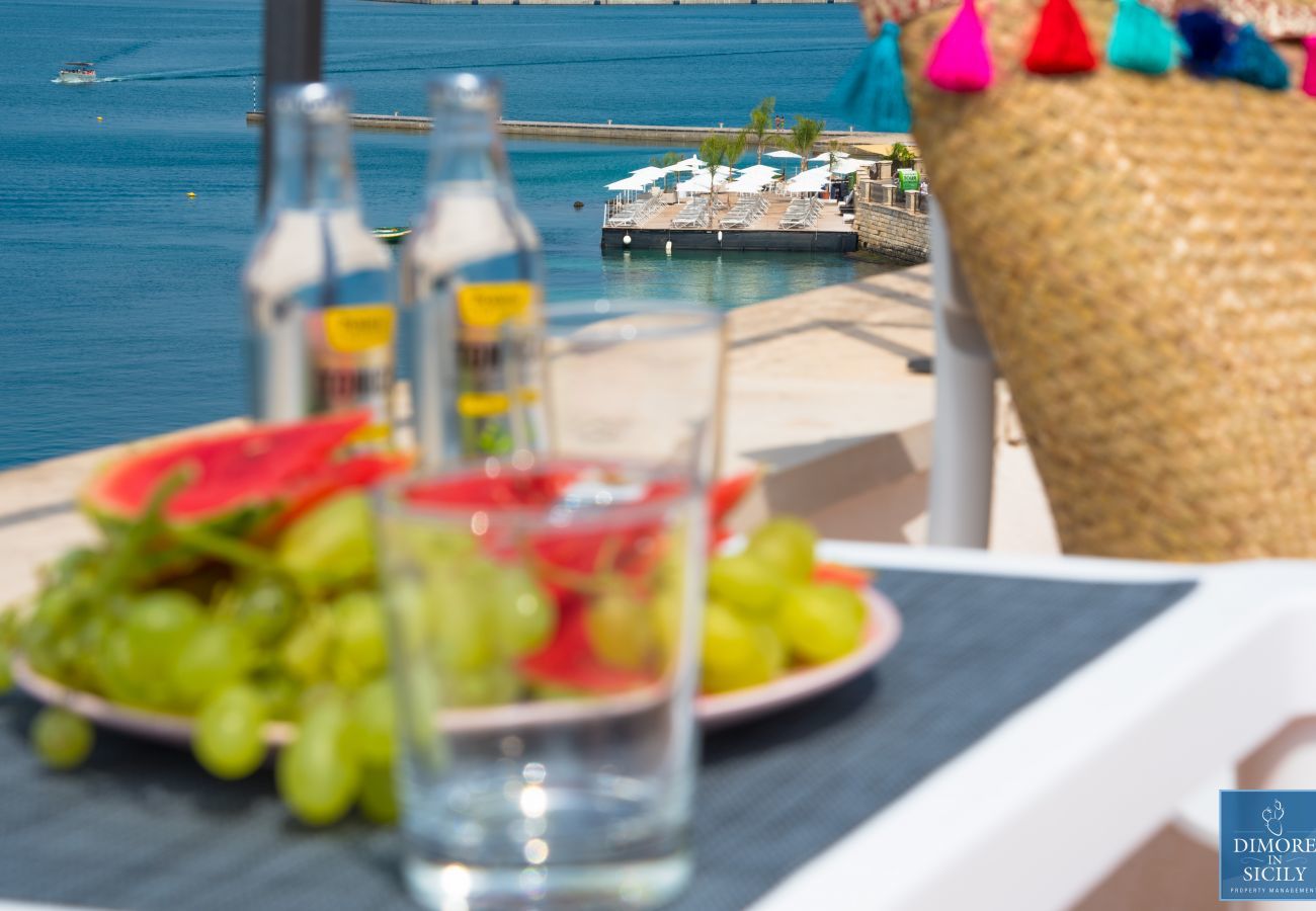 Ferienwohnung in Siracusa - Alfeo Bellevue, Romantic terrace sea view, by Dimo