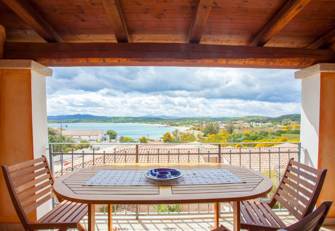 Ferienwohnung in Olbia - Maestrale Flat - direkt vor dem Strand von Lo Squalo