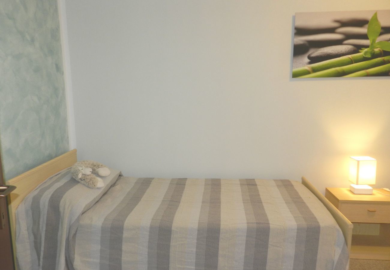 Wohnung in Lazise - Regarda – Fewo Rosa Baccarat 5 mit Campingplatz und Strand Eintritt