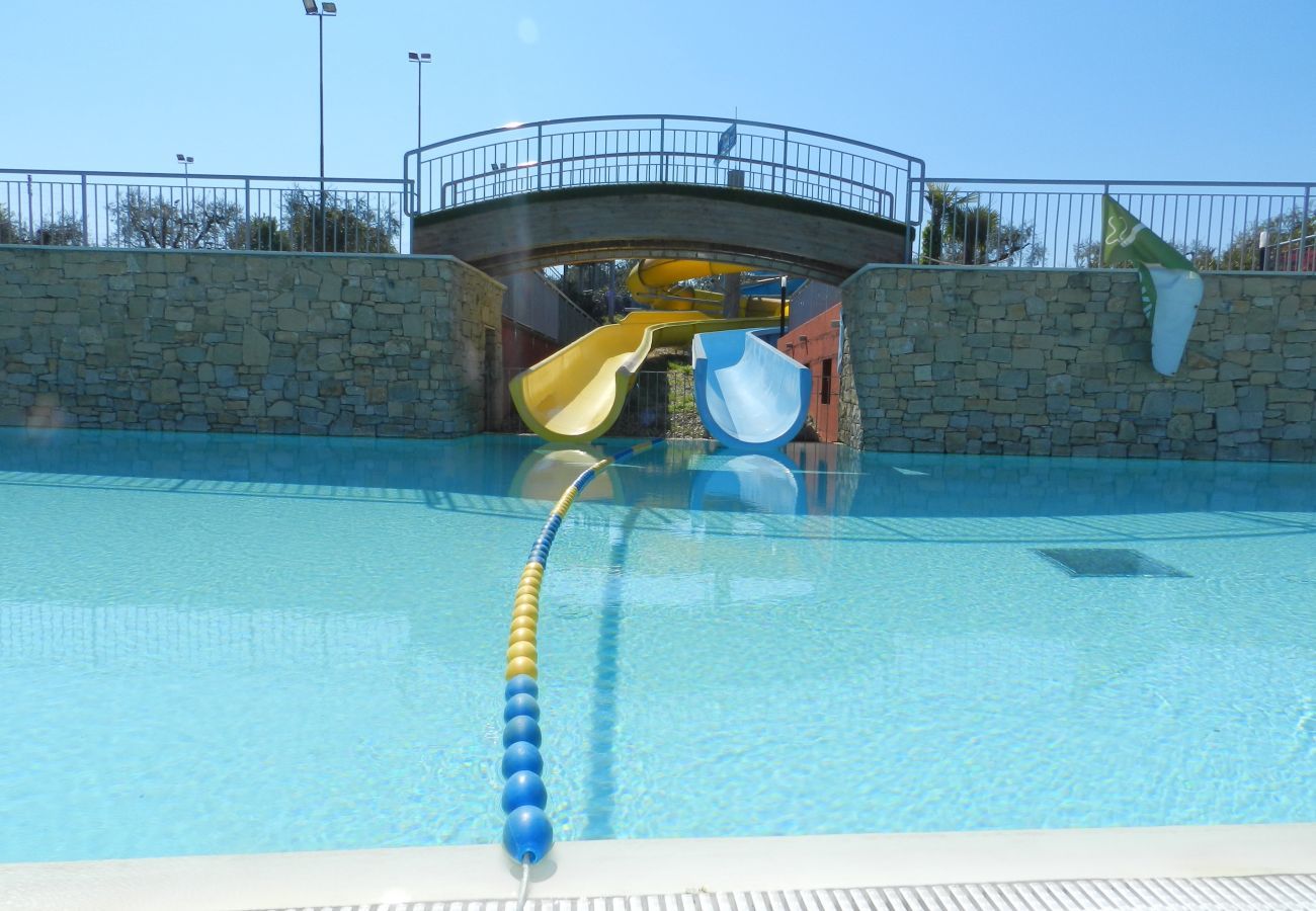 Wohnung in Lazise - Regarda- Wohnung Rosa Alba 7, Pool mit Rutschen, Kinderspielplatz