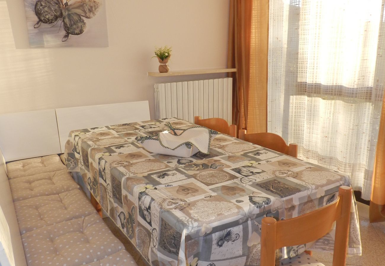 Ferienwohnung in Lazise - Regarda – FeWo Rosa Canina 8 mit Campingplatz und Strand Eintritt