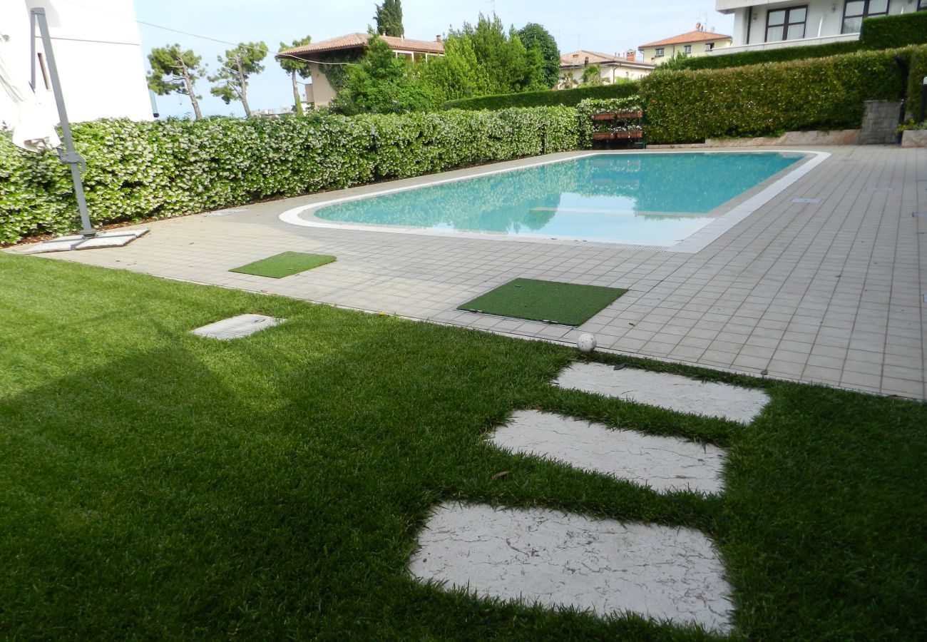 Wohnung in Lazise - Regarda- Dreizimmerwohnung Promenade in Lazise mit Garten und Pool