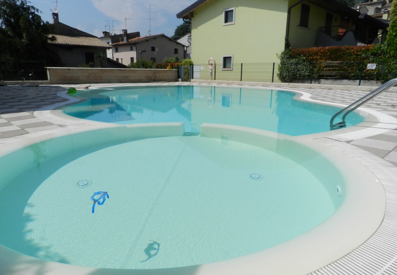 Ferienwohnung in Lazise - Regarda - Wohnung L'Archetto mit privat Garten, WLan, Pool